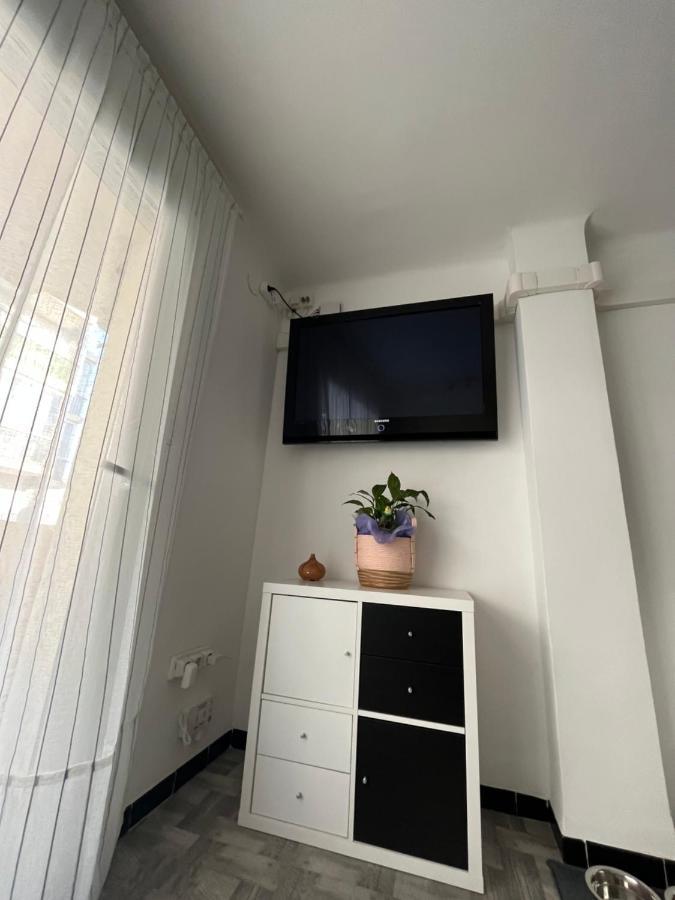 Piso Rita Apartment Roses Bagian luar foto
