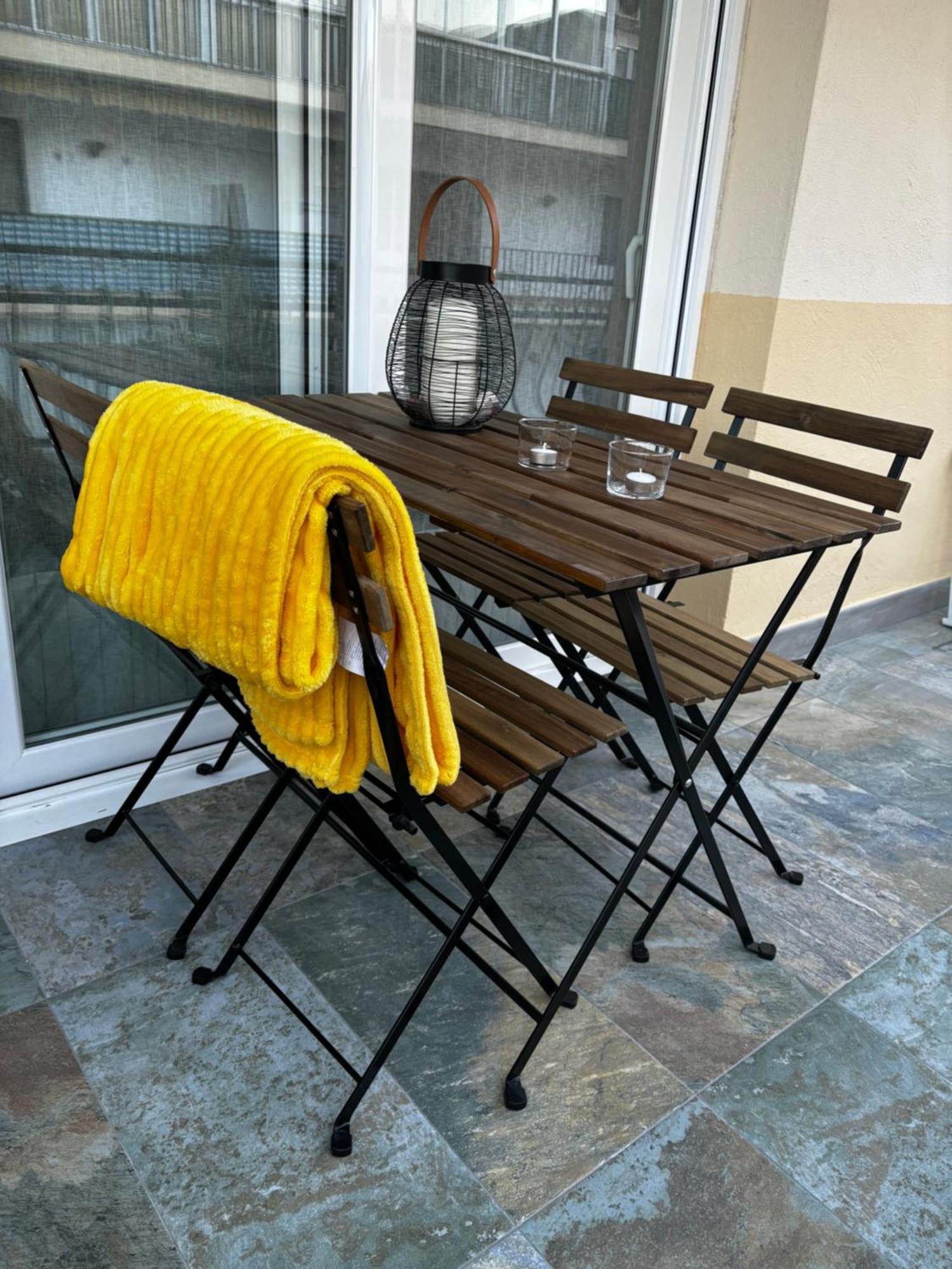 Piso Rita Apartment Roses Bagian luar foto