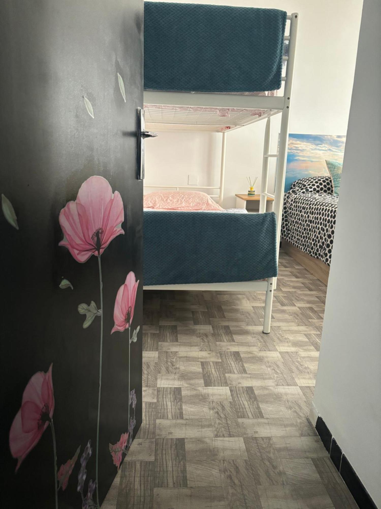 Piso Rita Apartment Roses Bagian luar foto